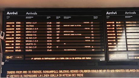 Treni in ritardo per colpa di un chiodo. Cosa è successo: gli errori, l’allarme mancato e tutto il sistema in tilt. “Così è a rischio la sicurezza”