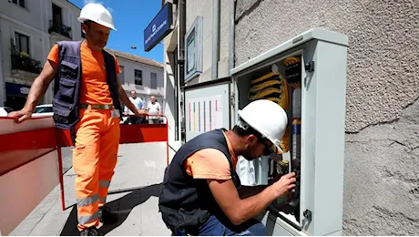 Cantieri lentissimi per la banda ultralarga: 15 regioni in ritardo sui progetti Pnrr. «Impossibile chiudere entro il 2026»