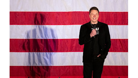 Musk lancia lotteria per Trump, un milione al giorno per sostenere il tycoon