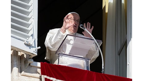 Papa Francesco: «Prego per la Siria. Fermiano la guerra in Ucraina»