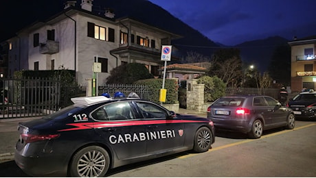 Cosa rischiano i genitori della bimba di 3 anni ferita gravemente mentre giocava con la pistola del padre