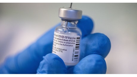 Vaccini Covid a mRNA e morti improvvise, dalle autopsie emersa correlazione nel 73,9% dei decessi, tra le reazioni avverse principali miocardite, embolia e VITT - LO STUDIO