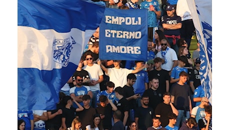 Previsto anche l’incontro con i piccoli supporter avversari. Spalti pieni con i baby azzurri. In curva c’è la scuola del tifo