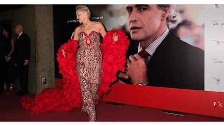 Torino come Hollywood, Sharon Stone illumina il red carpet