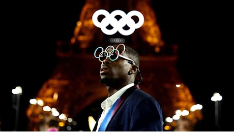 Olimpiadi, la cerimonia d’apertura una sfilata autocelebrativa che ha oscurato gli atleti