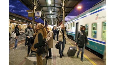 Sciopero treni 12 e 13 ottobre, anche in Toscana stop di 24 ore senza fasce di garanzia