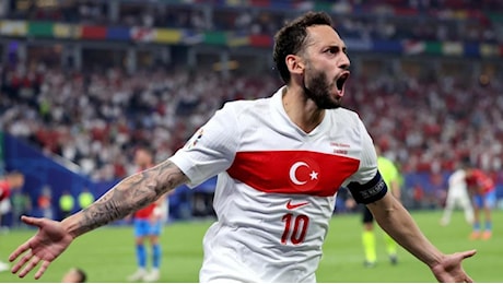 Repubblica Ceca-Turchia 1-2, segna anche Calhanoglu: Montella agli ottavi come secondo