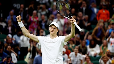 Sinner batte Berrettini con la legge del tie-break: spettacolo a Wimbledon