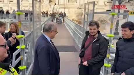 Roma, inaugurata la passerella di Fontana di Trevi. Il sindaco Gualtieri: Da qui prospettiva unica