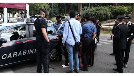 Moncalieri, quattro colpi di pistola al suo vicino di casa: a sparare un'ex campionessa di sci