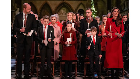 Natale, c'è una novità nella foto di William e Kate per la cartolina di auguri