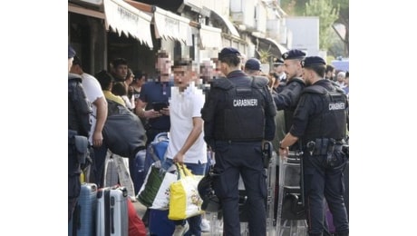 Io borseggiatore ora voglio cambiare vita. Parla uno degli sgomberati dell'ex hotel Cinecittà