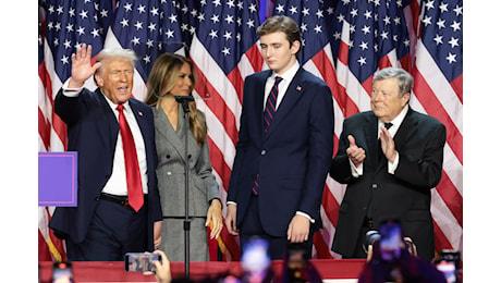 Chi è Barron Trump, 18enne figlio di Donald e Melania sul palco di Palm Beach