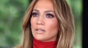 La crisi tra Ben Affleck e Jennifer Lopez: lei in vacanza in Costiera, lui si toglie la fede