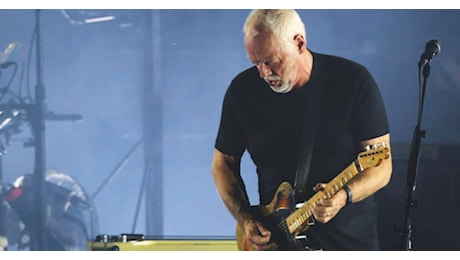 David Gilmour, il rito misterico di un 78enne che suona la chitarra in modo soprannaturale