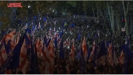 Georgia, in decine di migliaia alla manifestazione pro-Ue a Tbilisi