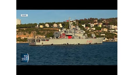 Albania, arrivata nave Libra con 16 migranti