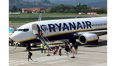 Orio al Serio, passeggeri litigano sull’aereo pronto al decollo: il pilota li fa scendere