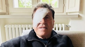 Gianni Morandi posta una foto con una vistosa benda sull'occhio: cosa è successo