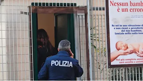 Sottopeso e disidratato, il bambino morto nella culla termica a Bari