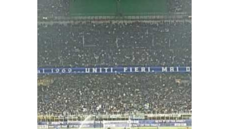 Il nuovo striscione della curva Nord Inter (dopo l'arresto dei capi ultras)