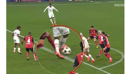 Bayer Leverkusen-Milan, su Loftus-Cheek era rigore? Il video dell'episodio. Sky Tech