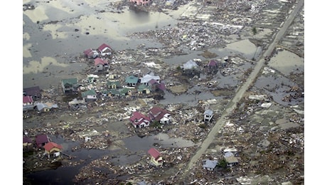 Tsunami in Indonesia, 20 anni dopo il disastro del 2004 tra memoria e nuovi sistemi di allarme