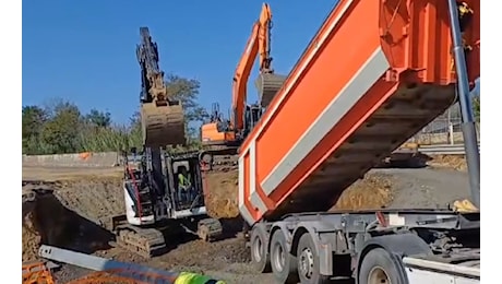 Voragine sulla Statale 280 causata dal maltempo, entro oggi la riapertura - VIDEO