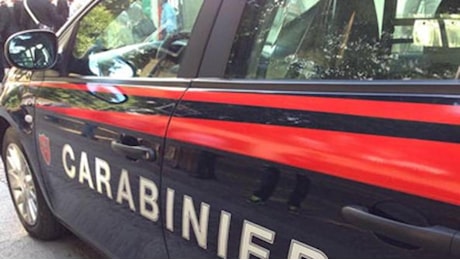 Milano, scappano dai carabinieri con lo scooter: 19enne muore cadendo durante l'inseguimento. L'ipotesi di una rapina precedente