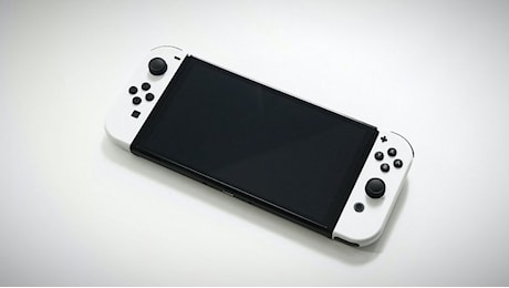 Nintendo Switch 2 non sarebbe compatibile con il dock originale, il pulsante 'C' è per una fotocamera?