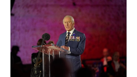 Re Carlo, l'impegno per la pace e la citazione di Churchill
