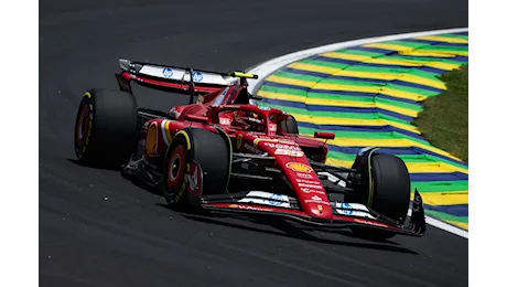 F1 | Un pilota italiano ritorna a guidare la Ferrari: prenderà il posto di Sainz