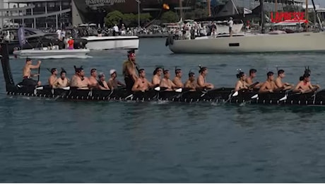 VIDEO America's Cup, a Barcellona New Zealand in acqua con la danza Maori