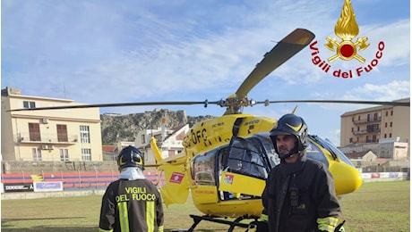 Turisti precipitano col parapendio a Milazzo: uomo muore in ospedale