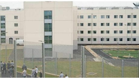 Poliziotta fa sesso in carcere con un detenuto (e il video va sui social). Linda De Sousa arrestata in Gran Bretagna