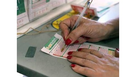 Superenalotto, numeri combinazione vincente oggi 9 maggio