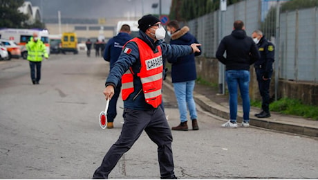 Esplosione vicino al centro commerciale I Gigli: paura e polemiche a Calenzano