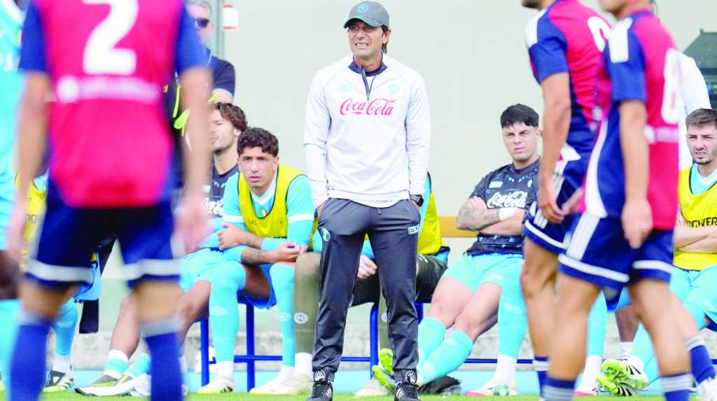 Napoli, Conte non aspetta: servono rinforzi subito! La squadra fatica, il mercato deve accelerare