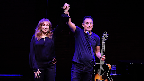 Bruce Springsteen, la moglie Patti Scialfa ha un tumore del sangue. «Devo stare attenta a cosa faccio e a dove vado, ma l'ho accettato»