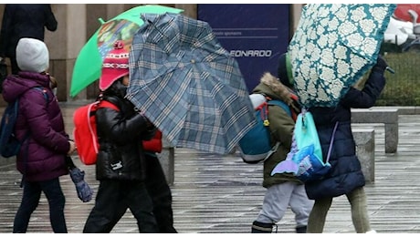 Piogge e vento: in Puglia arriva l'autunno. Allerta meteo arancione: chiuse scuole e parchi. Ecco le previsioni meteo