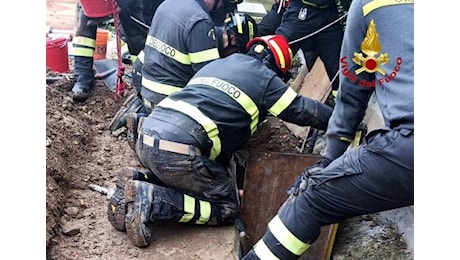 Muore travolto dalla terra di uno scavo