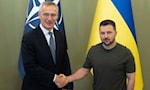 La Nato e gli Usa accelerano sulle armi a Kiev. Stoltenberg: “Non solo difesa aerea, aiuti già in arrivo”. E l’Italia prepara un altro decreto