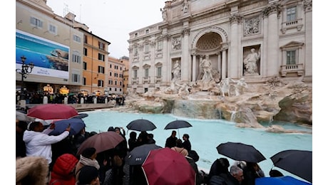 Roma, riapre la Fontana di Trevi: nuove regole di accesso