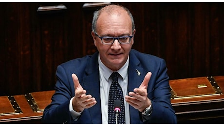 Il ministro Valditara sul caso Foscarini: «Ora valutano gli ispettori, ma i voti restano quelli»