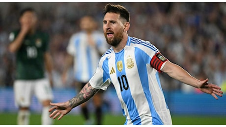 Lionel Messi show con l'Argentina: tripletta e due assist nel 6-0 alla Bolivia. In gol anche Lautaro Martinez