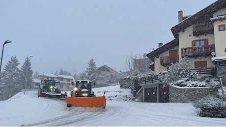 Ecco la prima neve: da Sauze d’Oulx e Susa l’imbiancata sulle Alpi in vista delle prime sciate