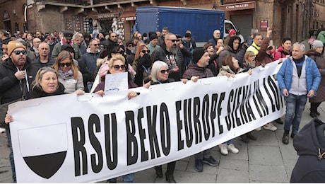 Beko fa tremare la Piazza: Noi vogliamo lavorare. Questo è il nostro sogno