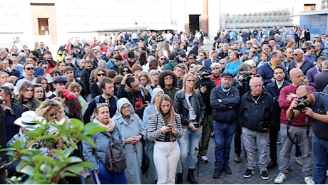 Napoli in piazza contro le armi in mano ai ragazzini: Con 80 euro si compra on-line una pistola finta