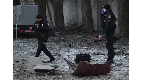 Ucraina, polizia: Uomo spara vicino a Kiev, due morti