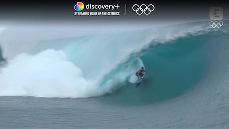 Show nel surf: Medina chiede il 10, poi vola e scompare tra le onde